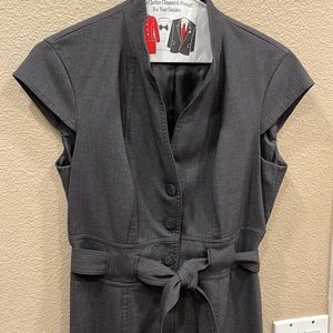 Gorgeous charcoal gray, cap sleeve, button down w/ tie-belt.
